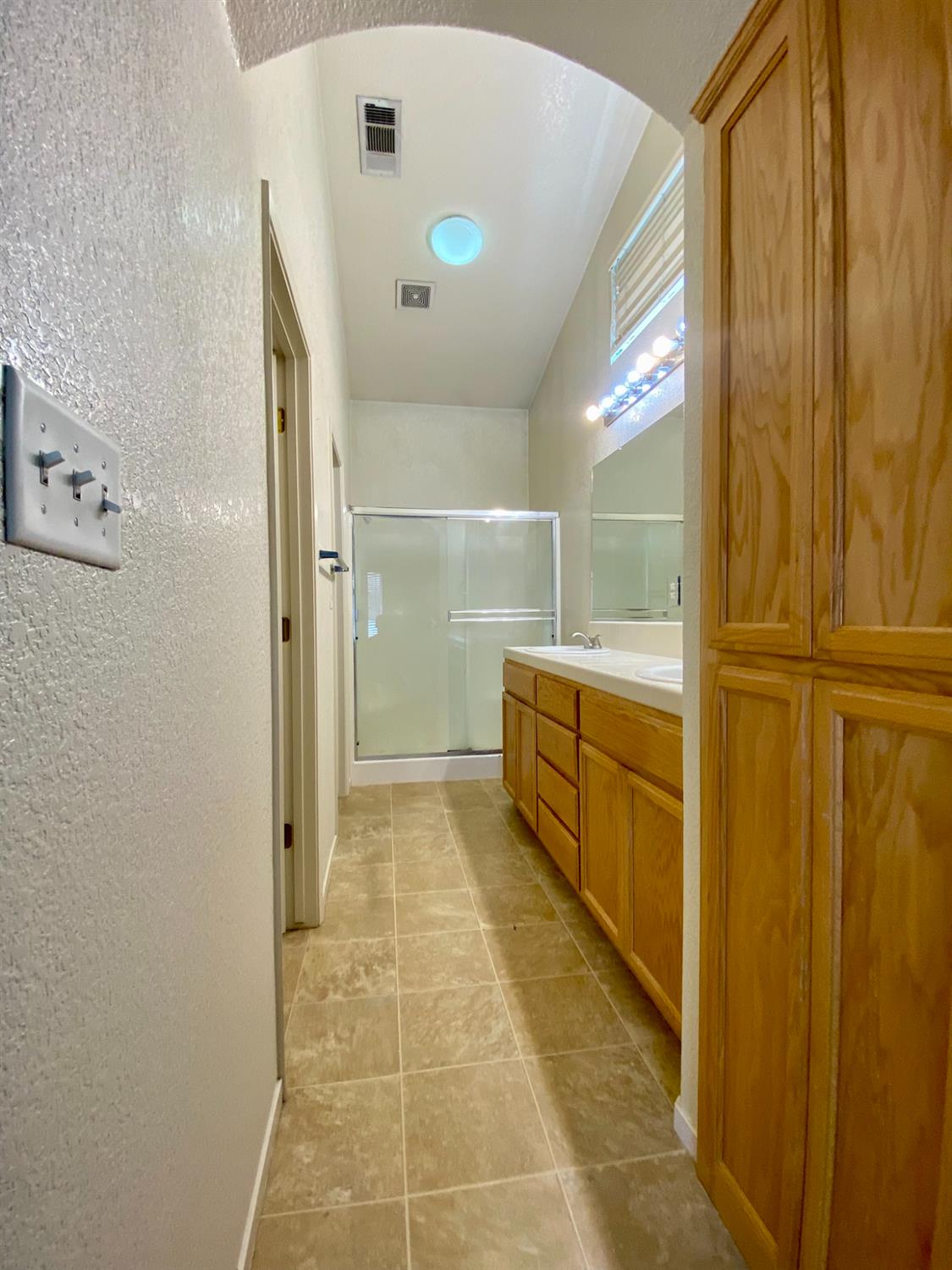531 Fairmont Dr, Los Banos, CA 93635