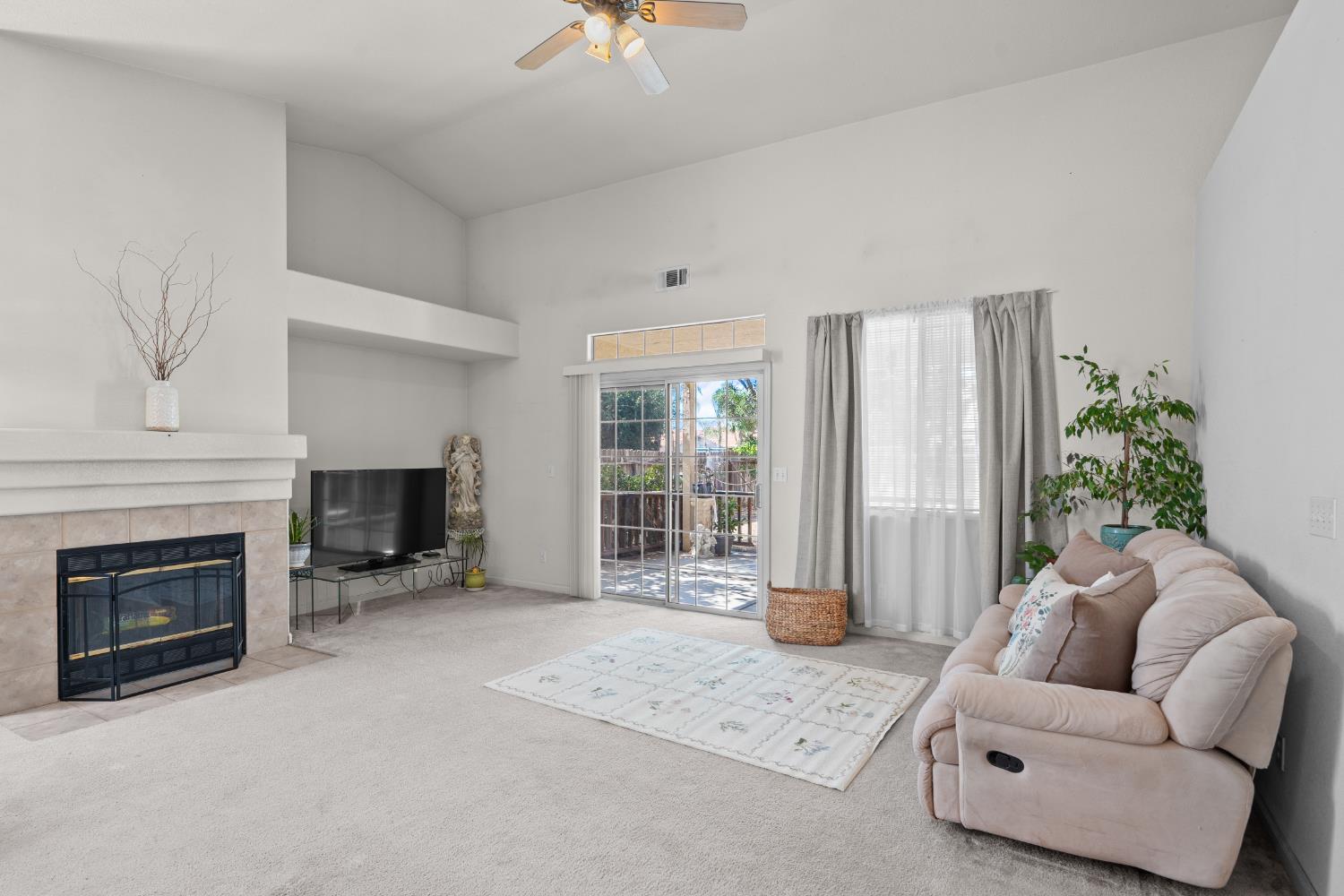 766 Willmott Ave, Los Banos, CA 93635