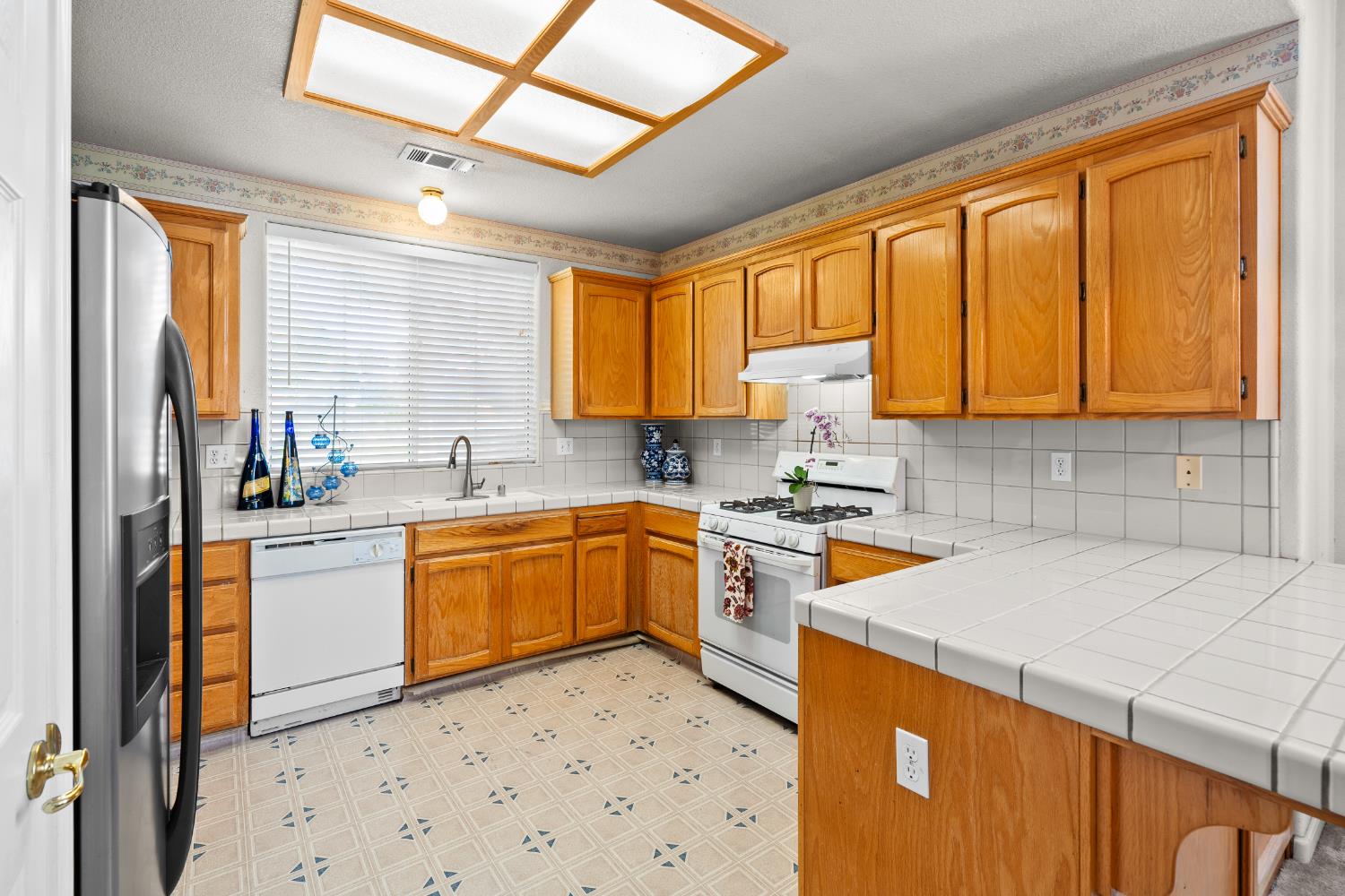 766 Willmott Ave, Los Banos, CA 93635