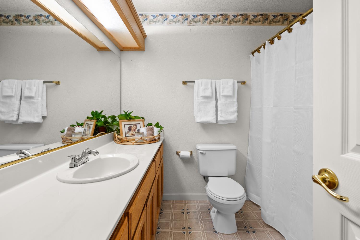 766 Willmott Ave, Los Banos, CA 93635
