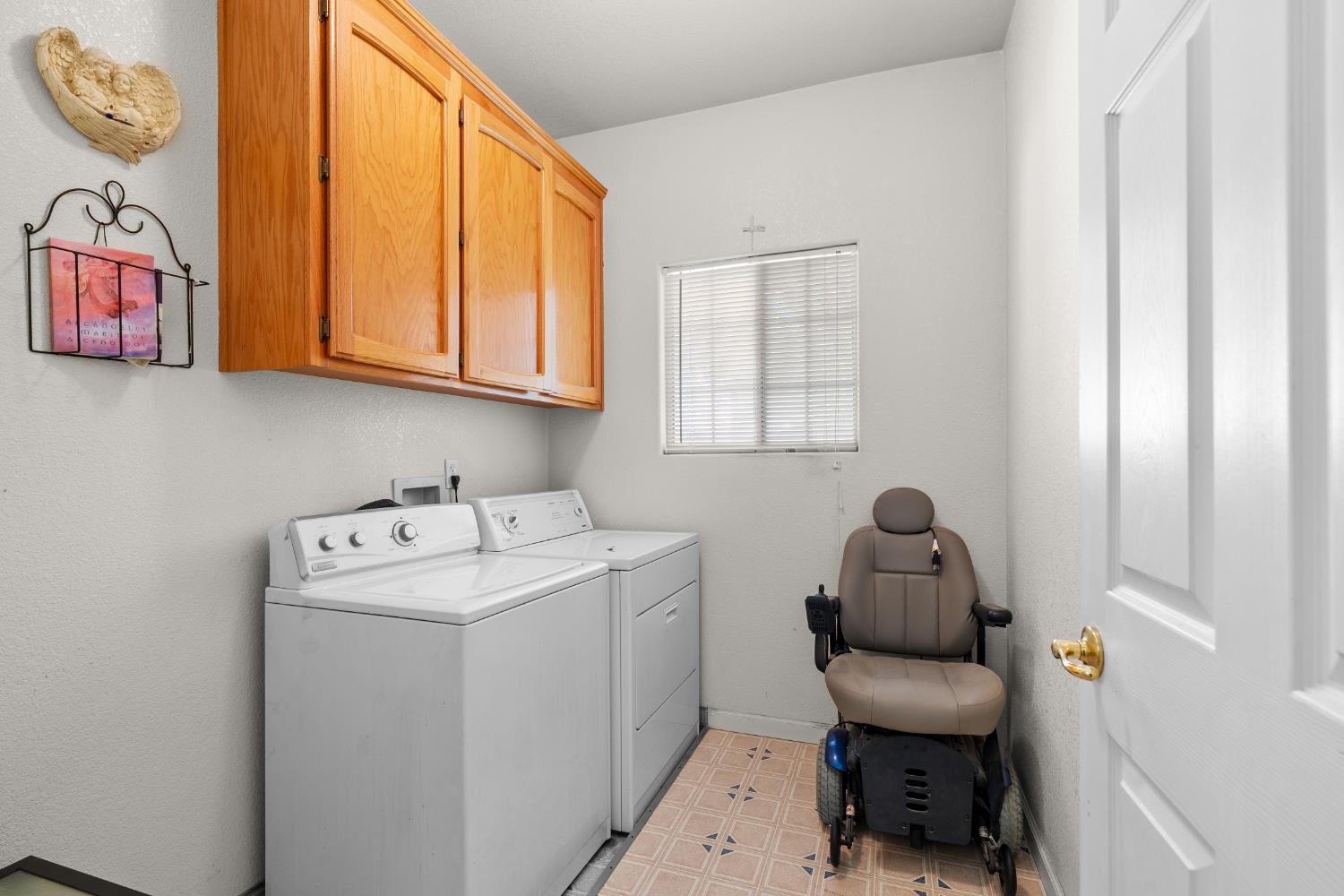 766 Willmott Ave, Los Banos, CA 93635