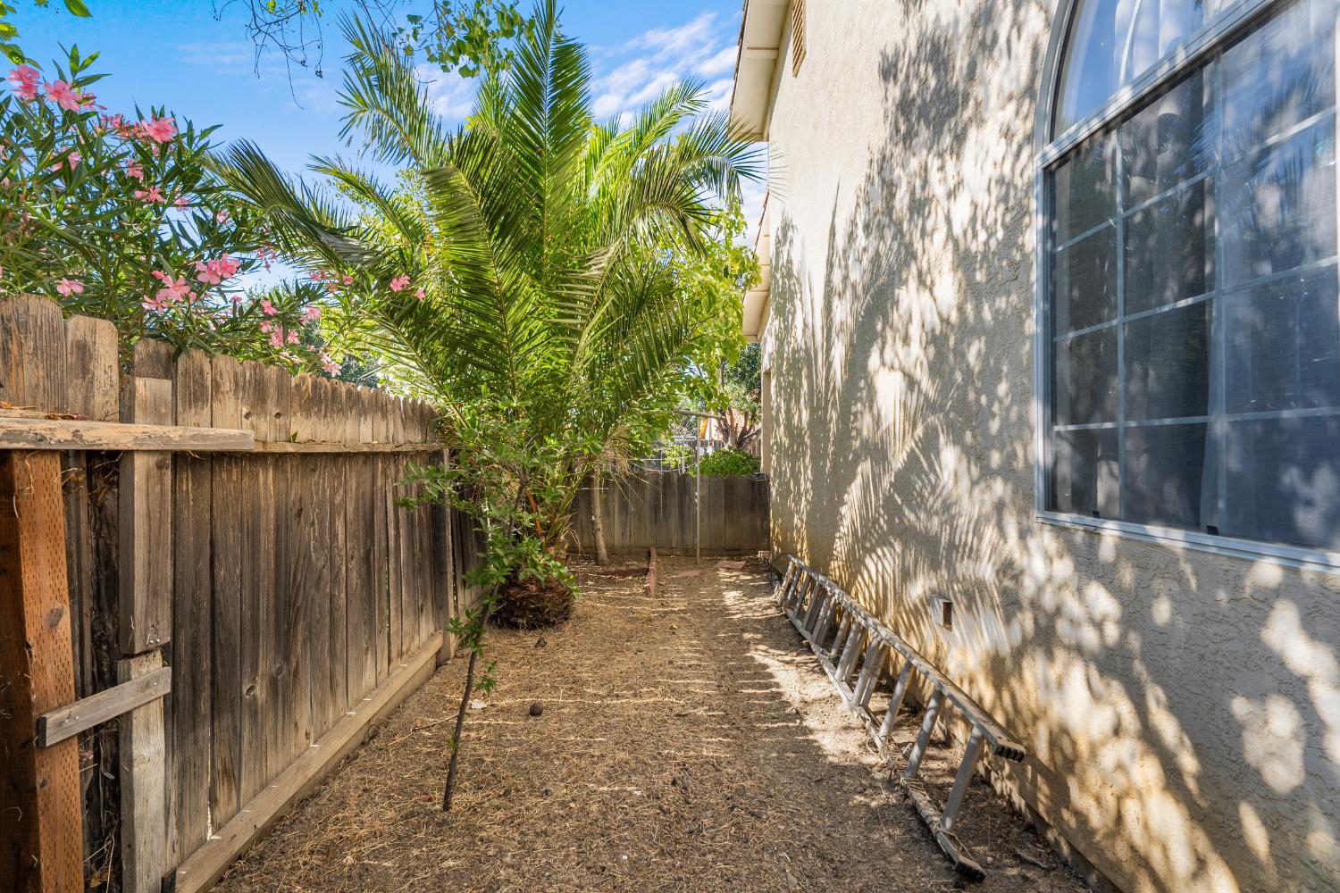 766 Willmott Ave, Los Banos, CA 93635
