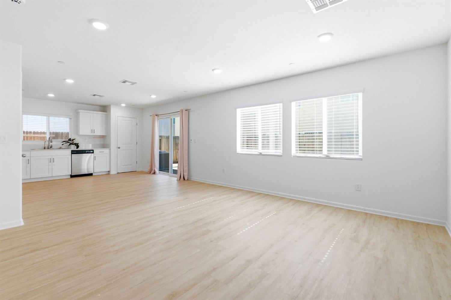 475 Half Dome Dr, Manteca, CA 95337