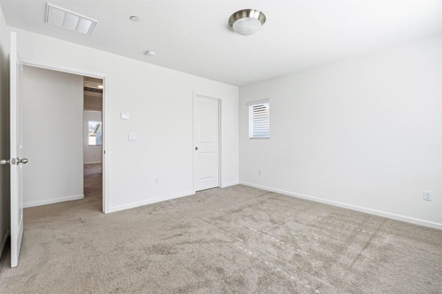 475 Half Dome Dr, Manteca, CA 95337