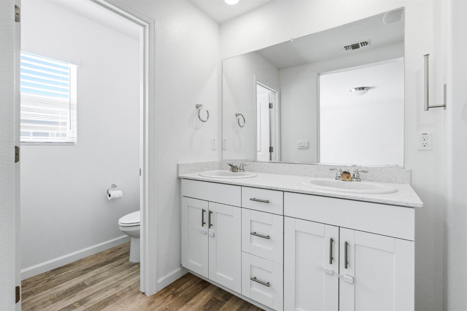 475 Half Dome Dr, Manteca, CA 95337