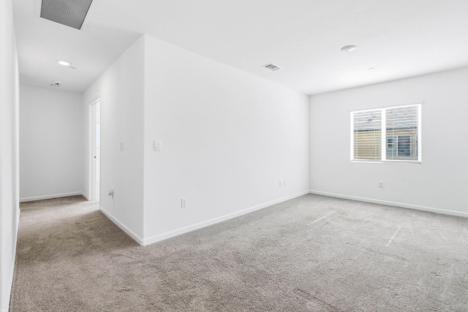 475 Half Dome Dr, Manteca, CA 95337