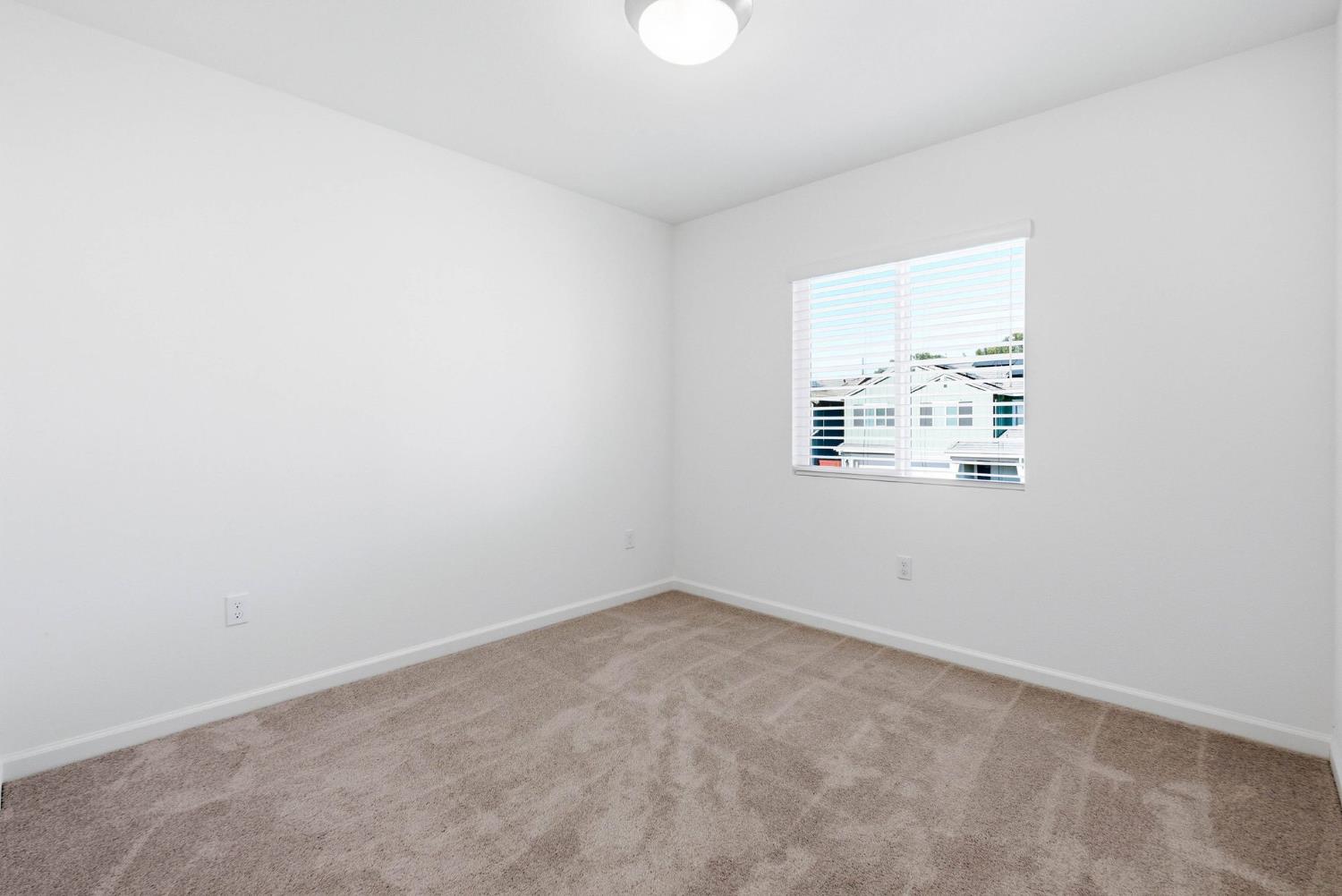475 Half Dome Dr, Manteca, CA 95337