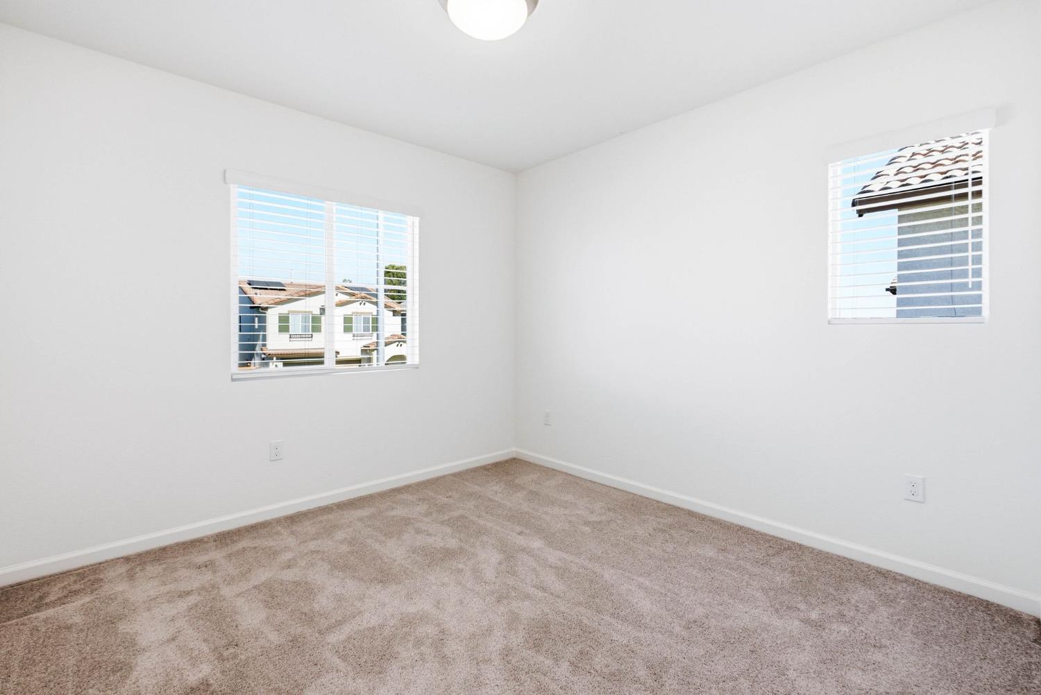 475 Half Dome Dr, Manteca, CA 95337
