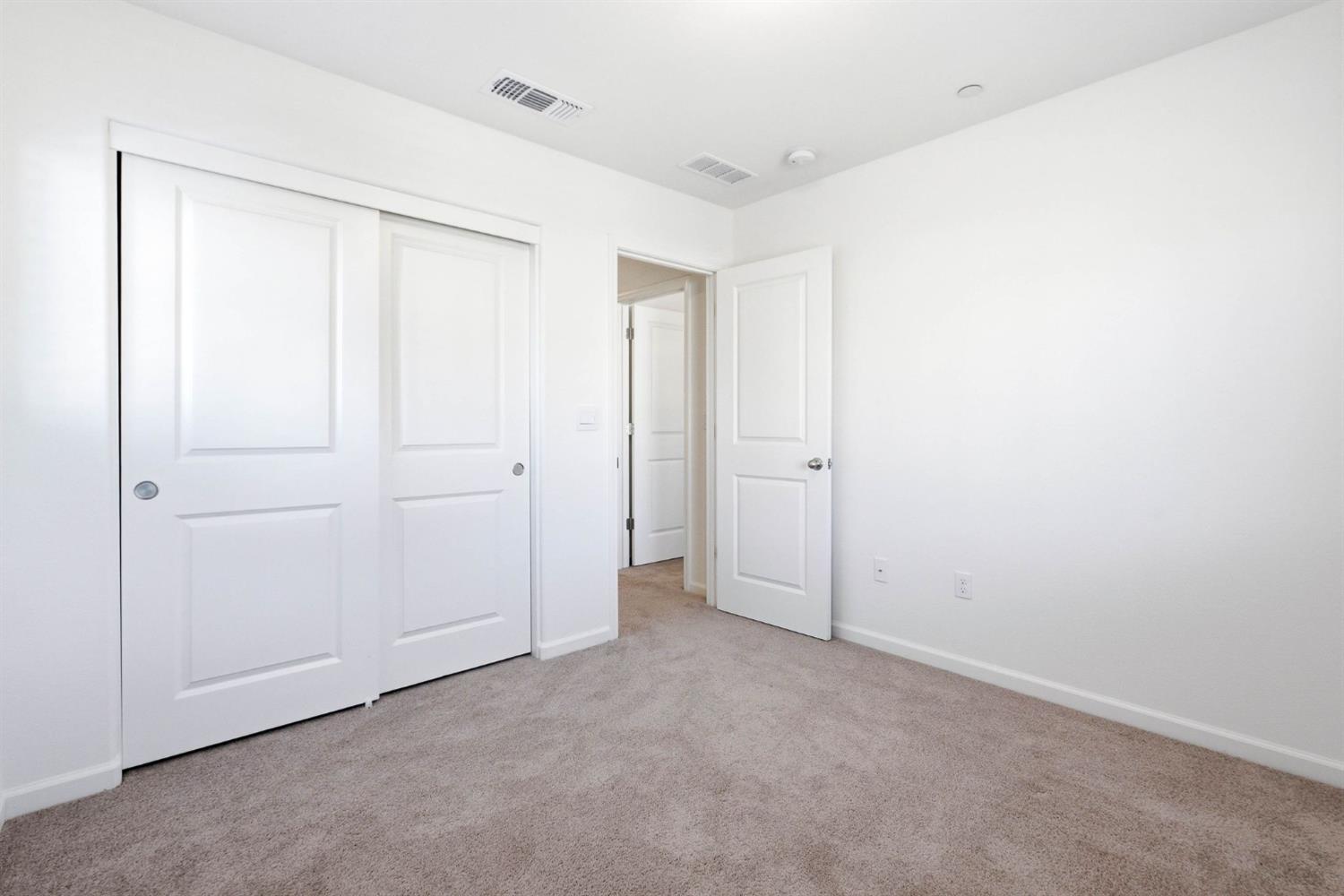 475 Half Dome Dr, Manteca, CA 95337