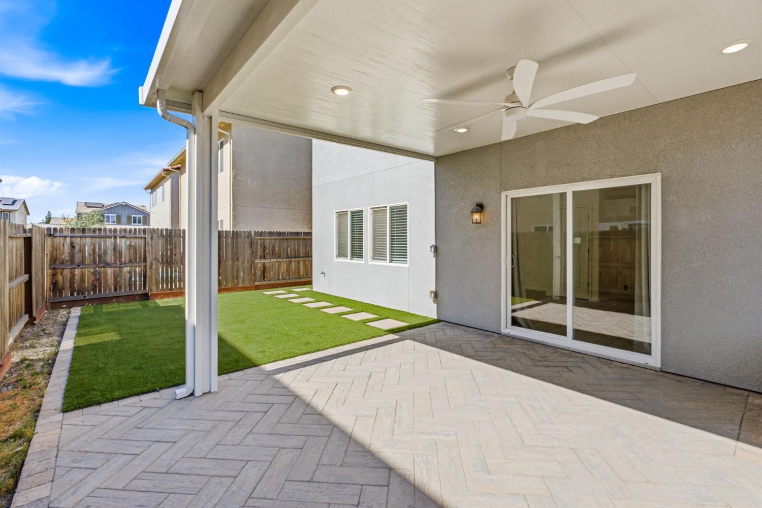 475 Half Dome Dr, Manteca, CA 95337