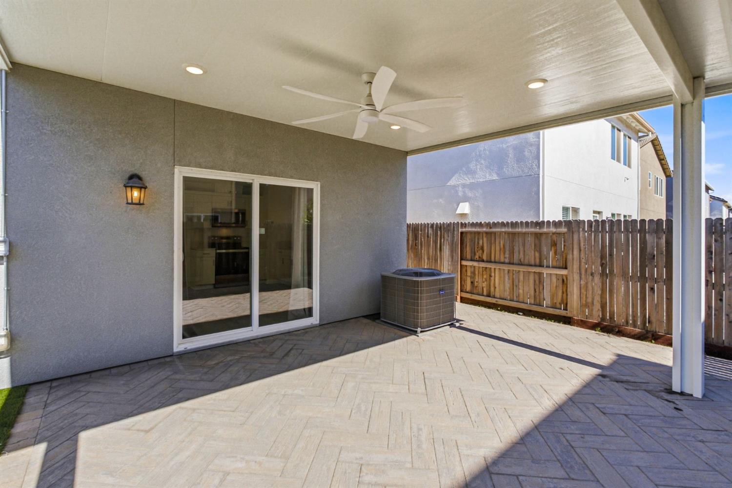 475 Half Dome Dr, Manteca, CA 95337