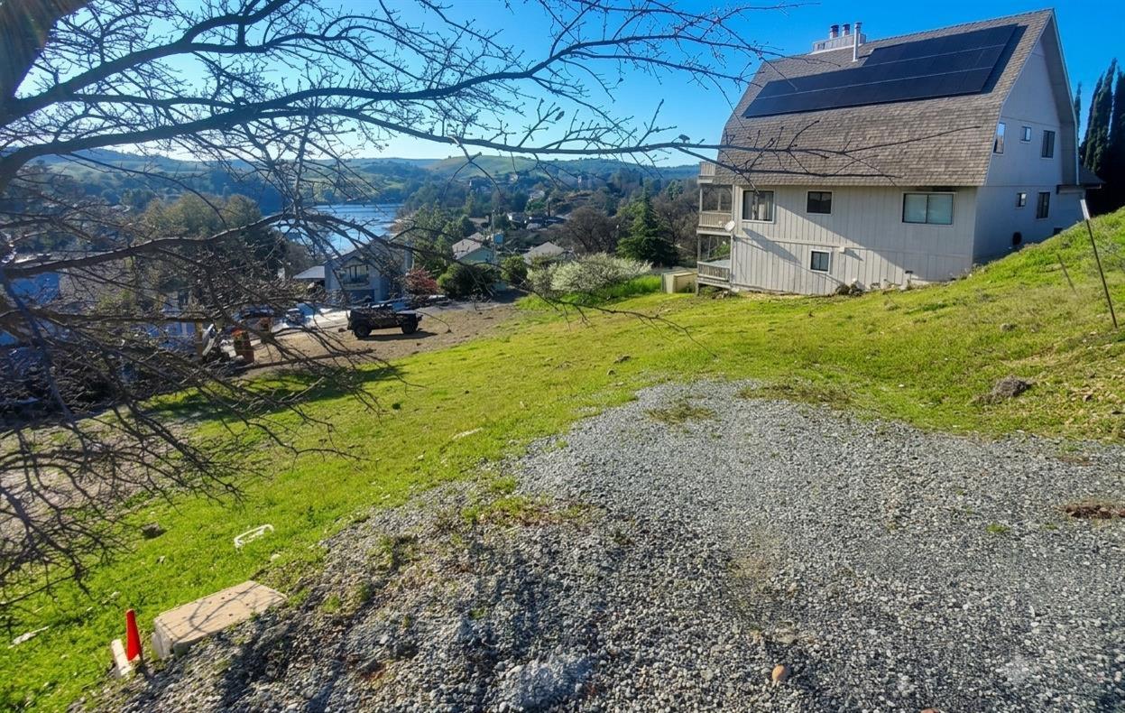 572 Poker Flat Rd, Copperopolis, CA 95228