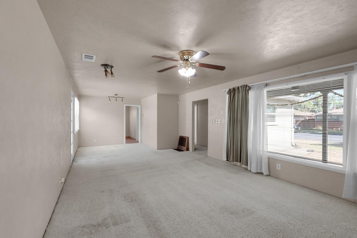 1322 1324 Del Rey Ave, Modesto, CA 95350