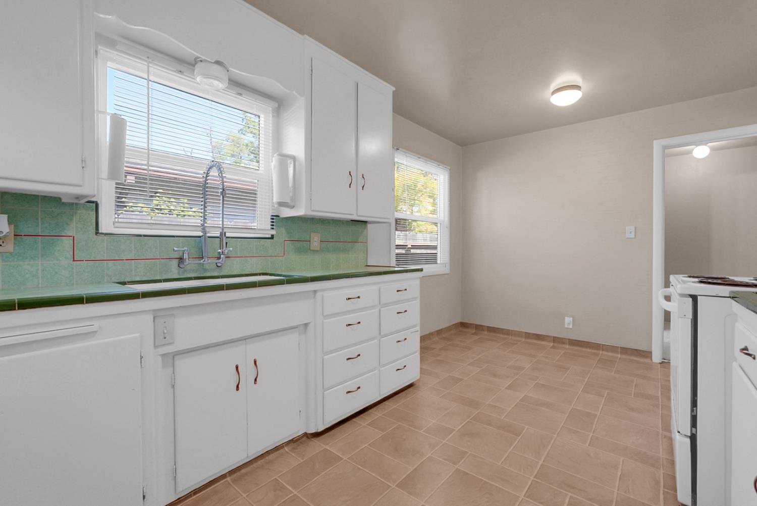 1322 1324 Del Rey Ave, Modesto, CA 95350