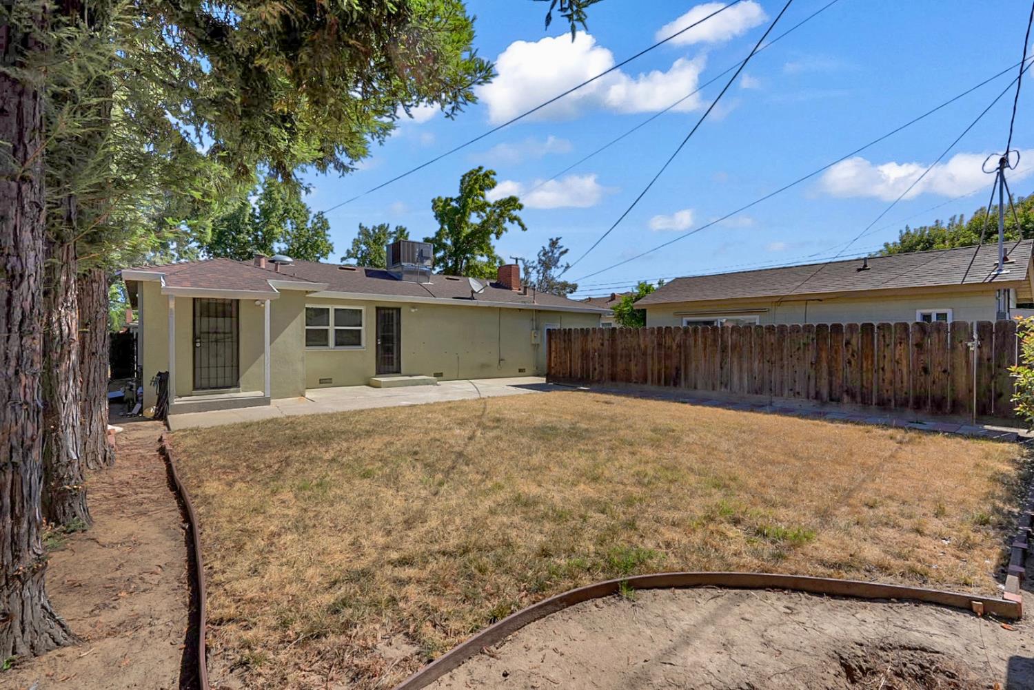 1322 1324 Del Rey Ave, Modesto, CA 95350