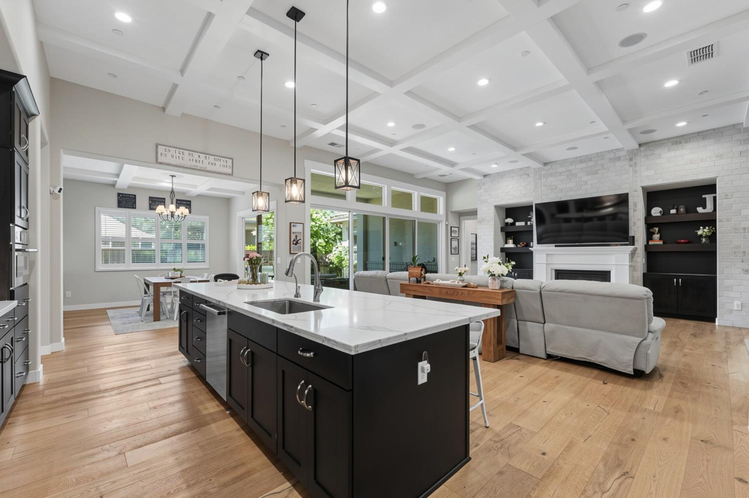 2791 E Tuolumne Rd, Turlock, CA 95382