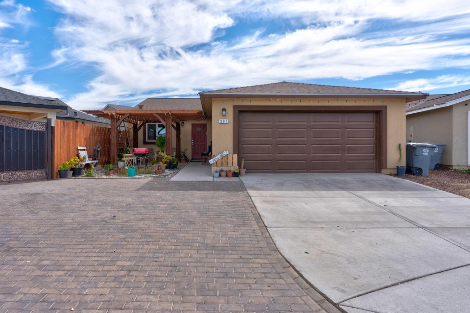 391 Yandris Ct, Los Banos, CA 93635