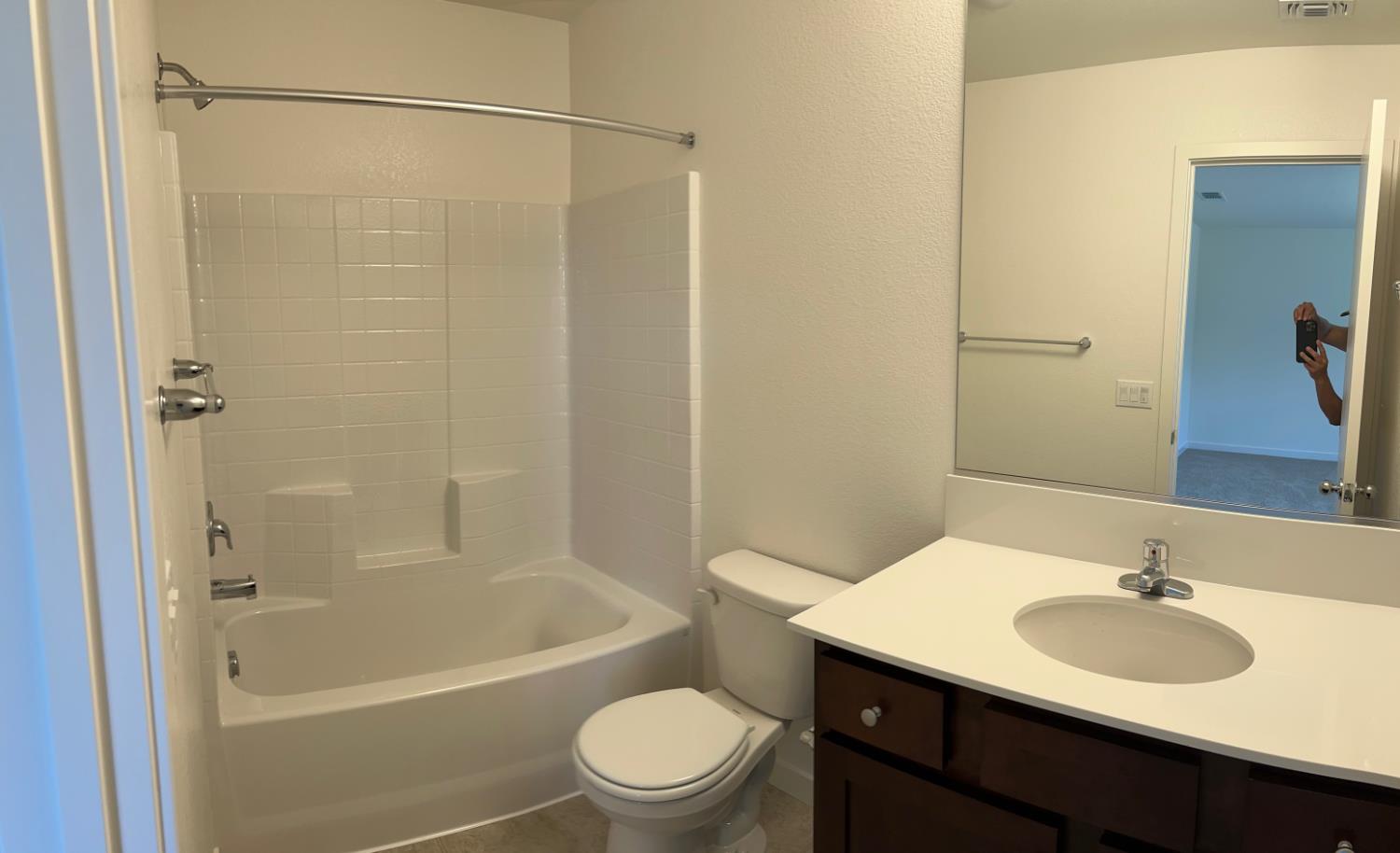 391 Yandris Ct, Los Banos, CA 93635