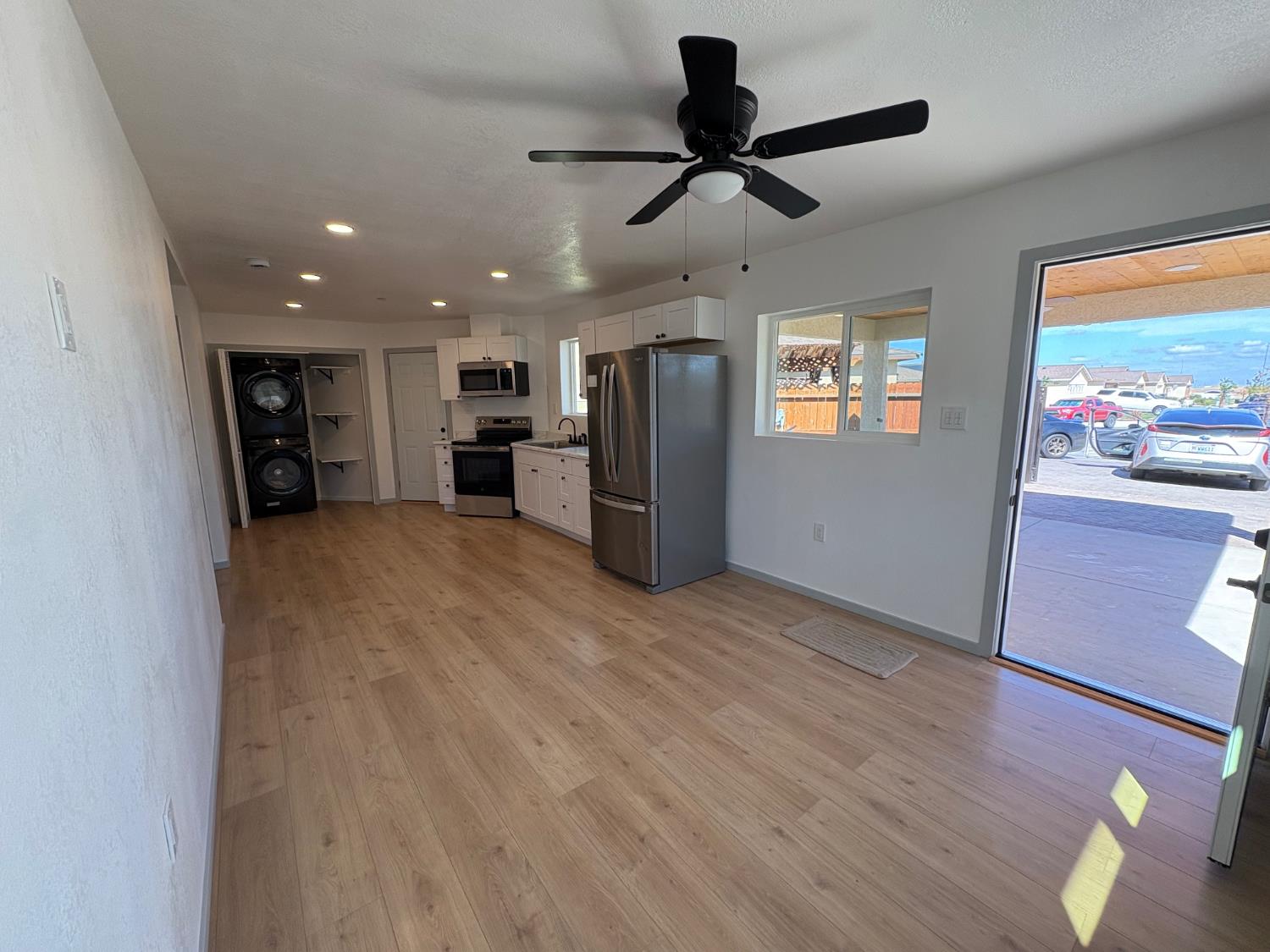 391 Yandris Ct, Los Banos, CA 93635