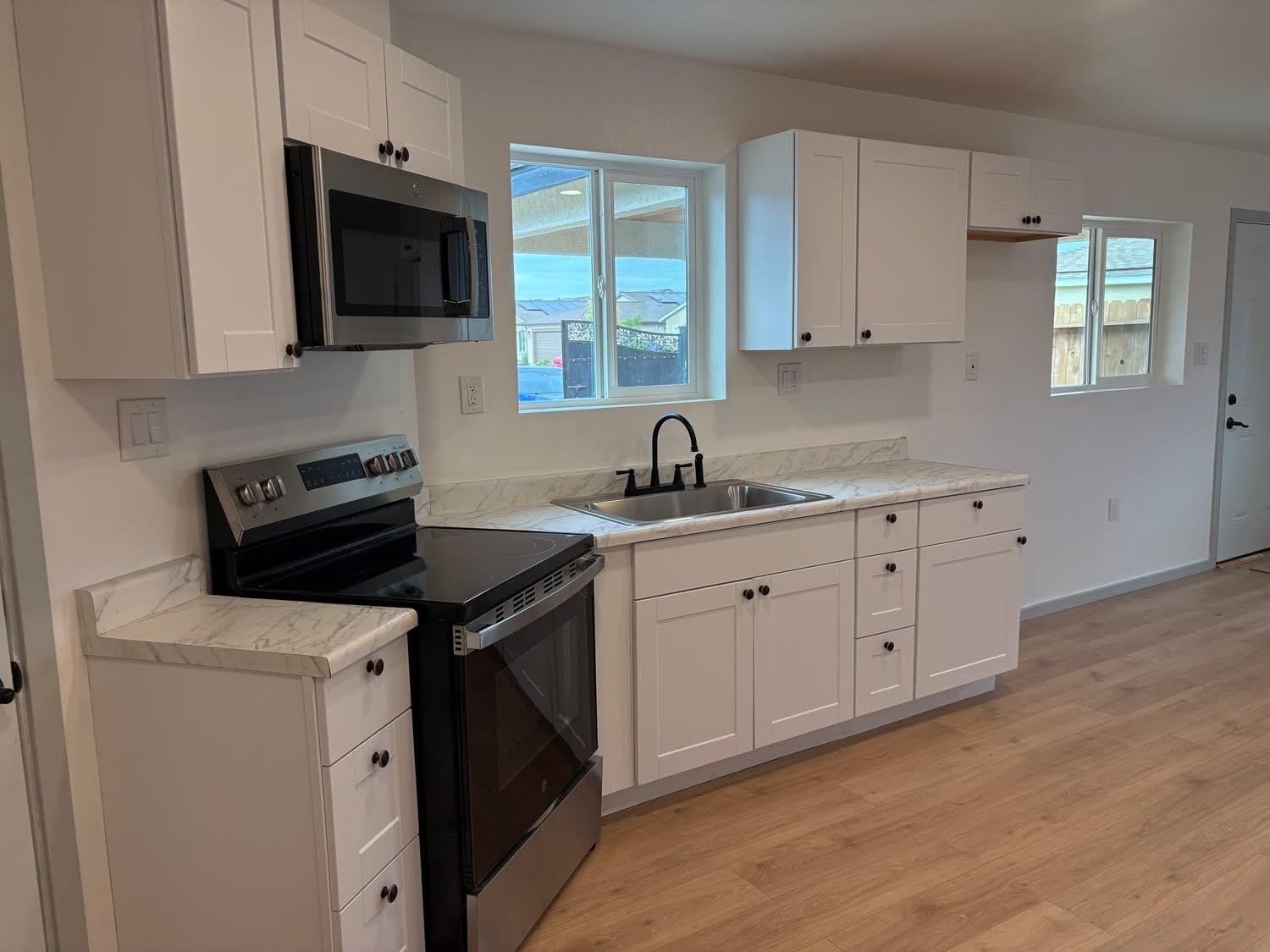 391 Yandris Ct, Los Banos, CA 93635