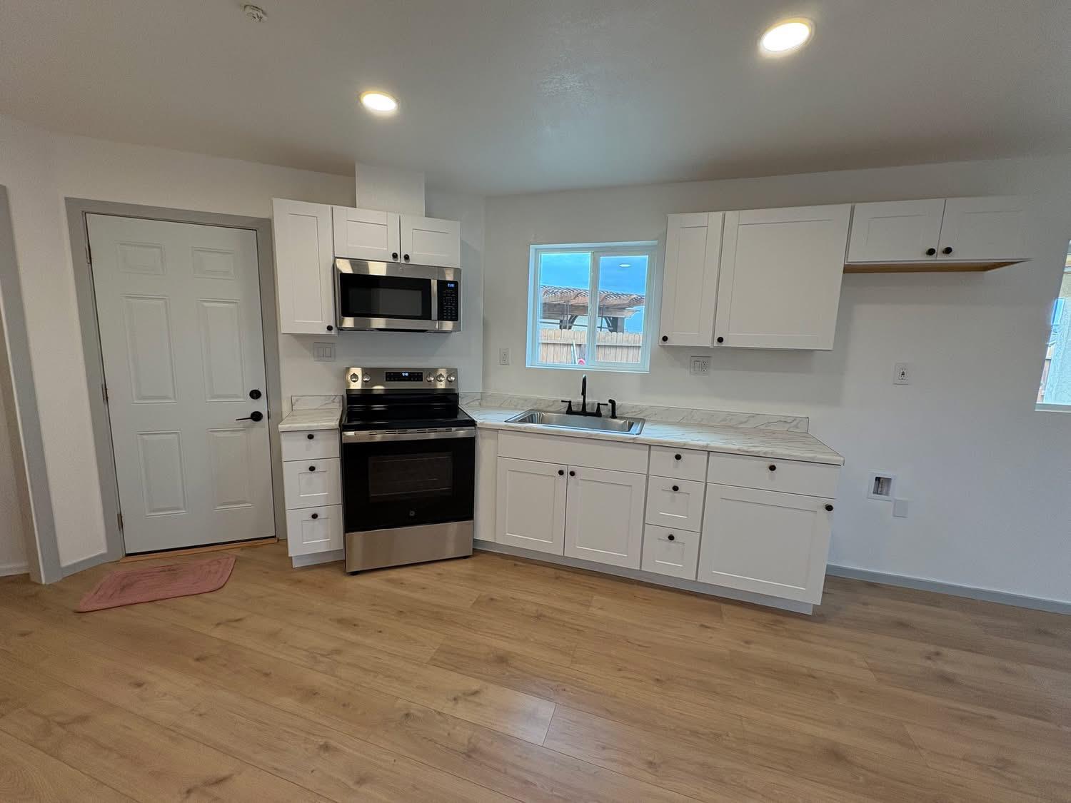 391 Yandris Ct, Los Banos, CA 93635