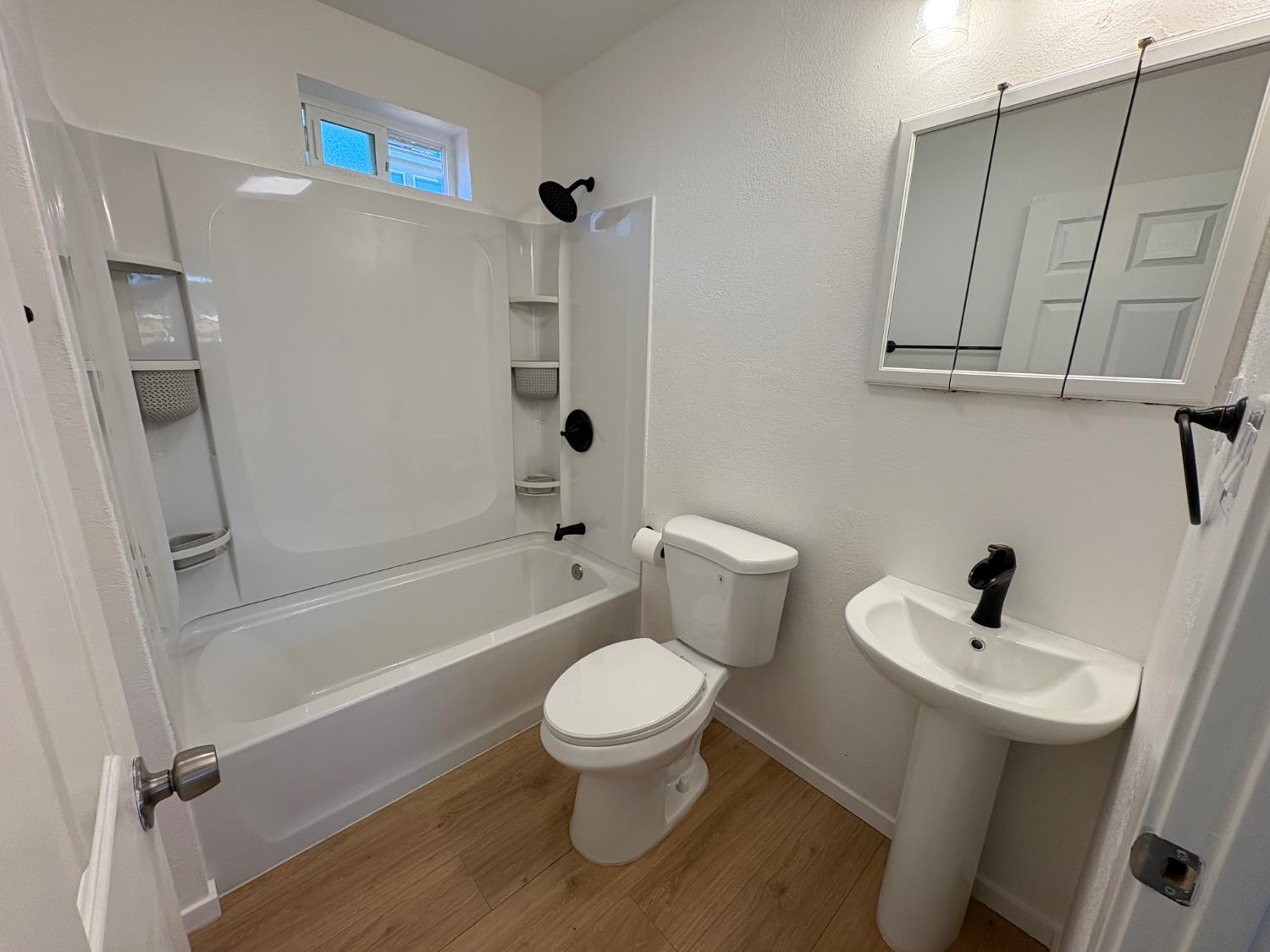391 Yandris Ct, Los Banos, CA 93635