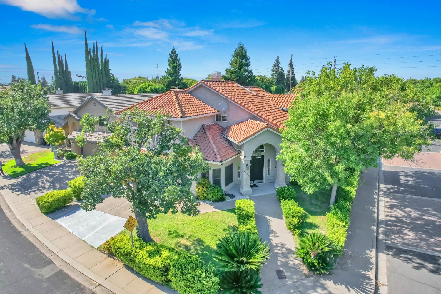 2033 Northcrest Ct, Modesto, CA 95355
