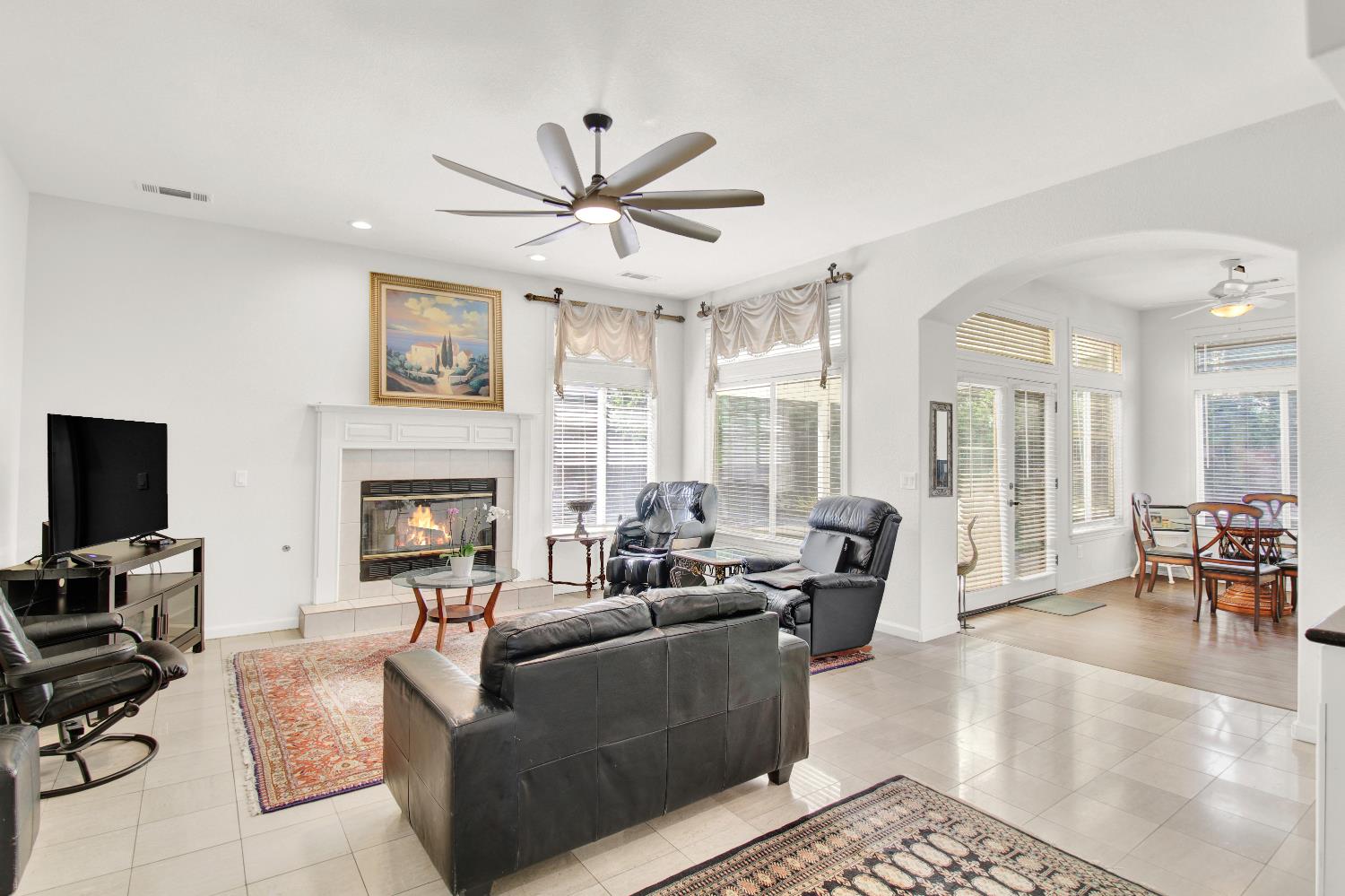 2033 Northcrest Ct, Modesto, CA 95355