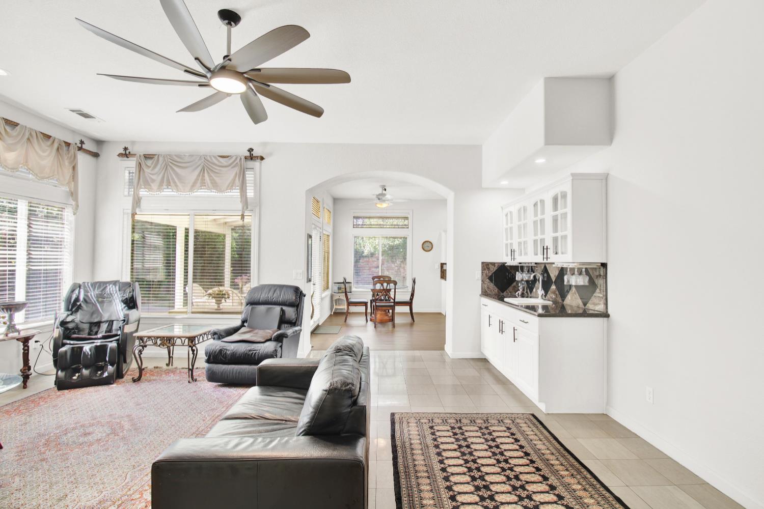 2033 Northcrest Ct, Modesto, CA 95355