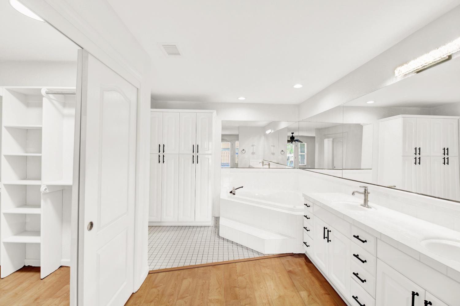 2033 Northcrest Ct, Modesto, CA 95355