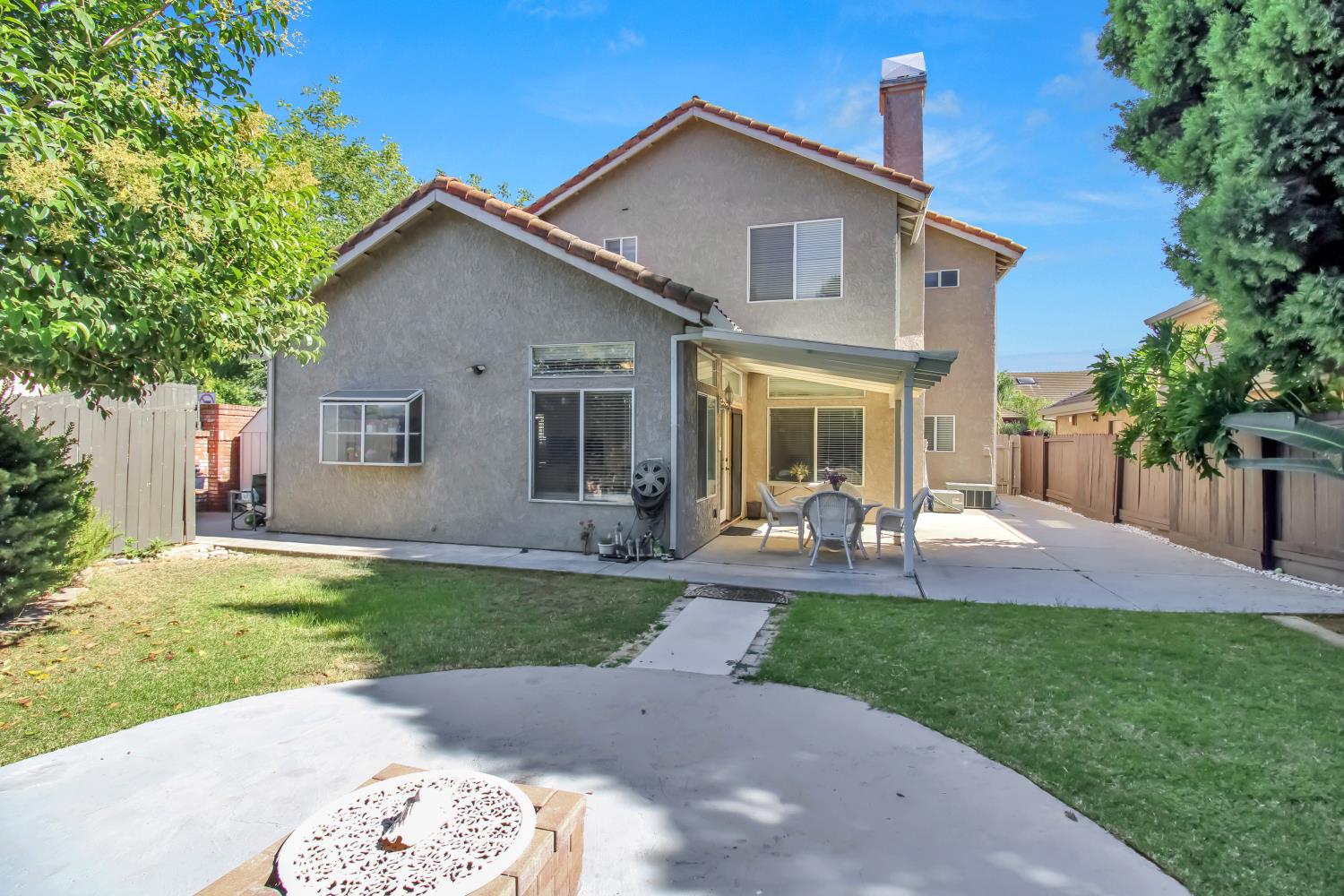 2033 Northcrest Ct, Modesto, CA 95355