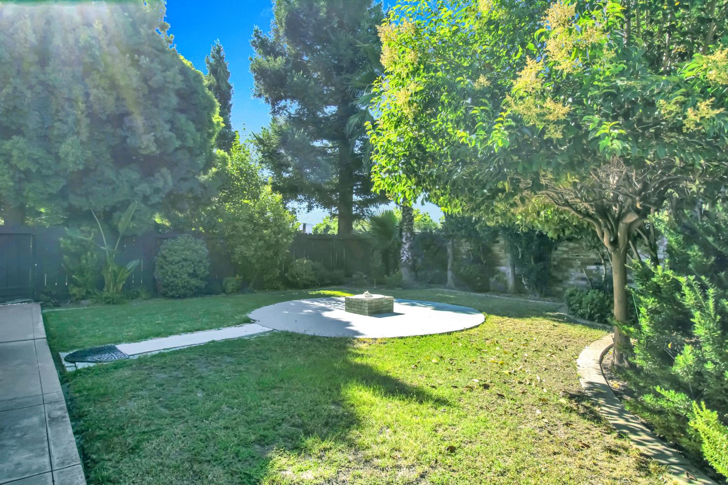 2033 Northcrest Ct, Modesto, CA 95355