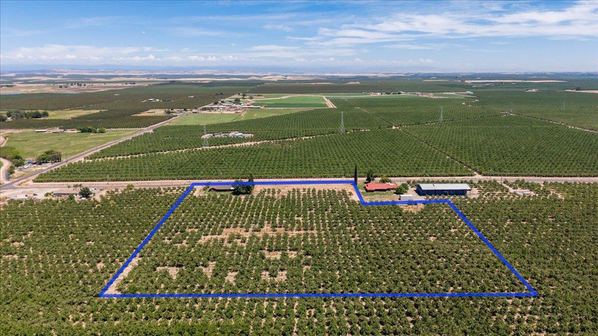 5907 Crow Rd, Oakdale, CA 95361