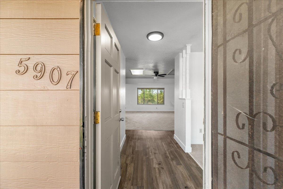 5907 Crow Rd, Oakdale, CA 95361