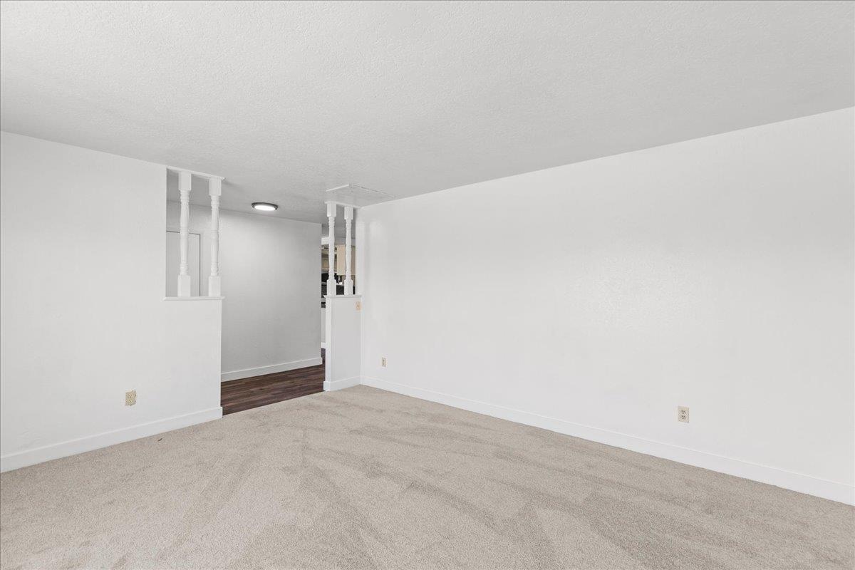 5907 Crow Rd, Oakdale, CA 95361