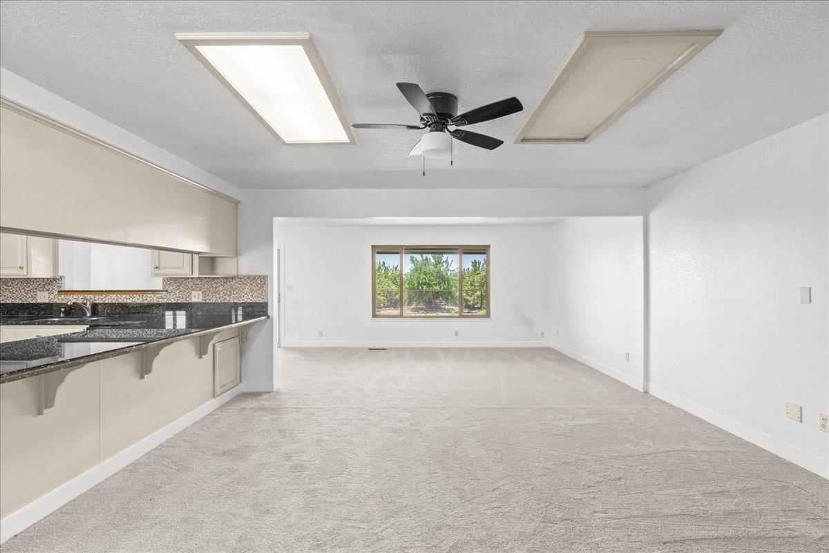 5907 Crow Rd, Oakdale, CA 95361