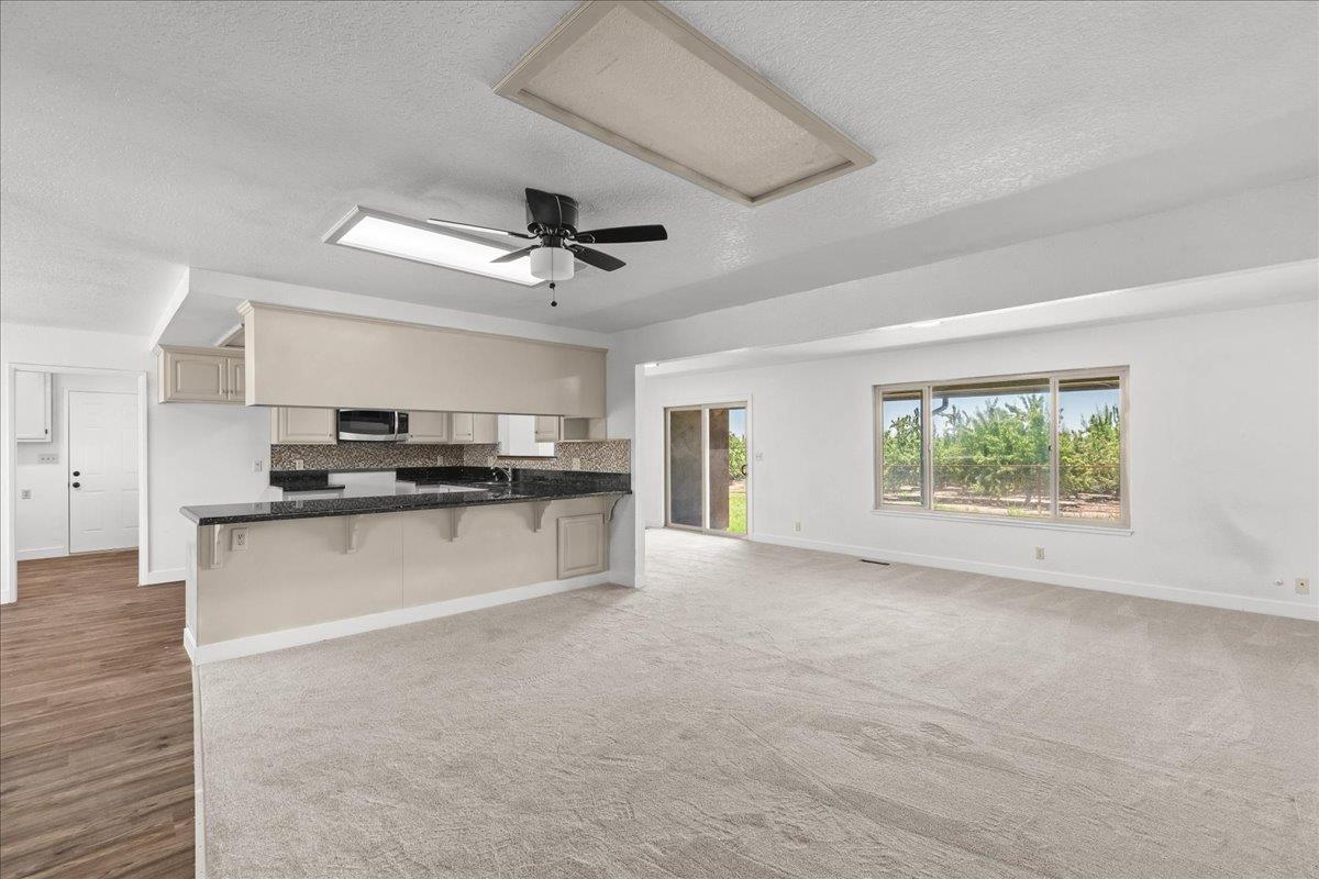 5907 Crow Rd, Oakdale, CA 95361