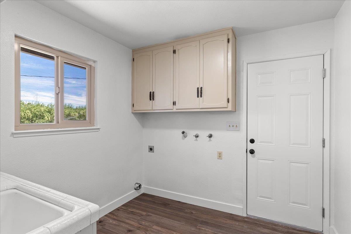 5907 Crow Rd, Oakdale, CA 95361