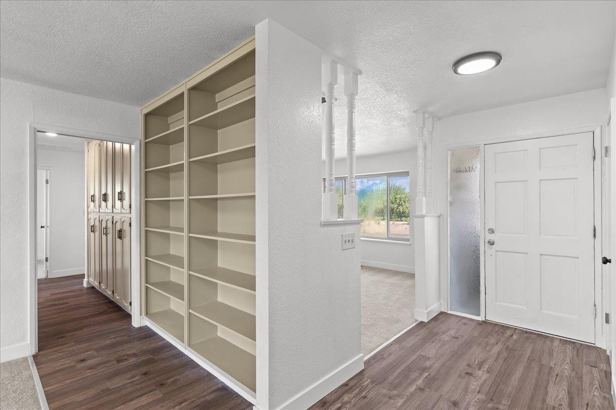 5907 Crow Rd, Oakdale, CA 95361