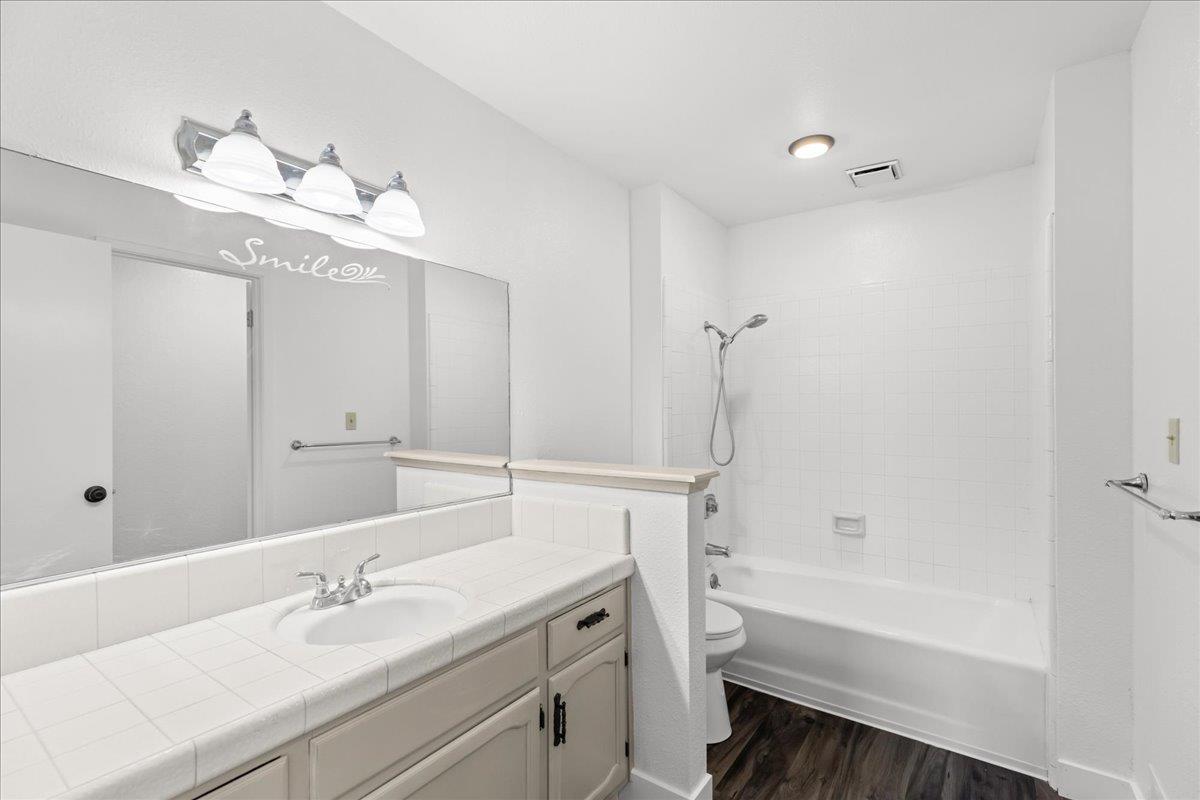 5907 Crow Rd, Oakdale, CA 95361