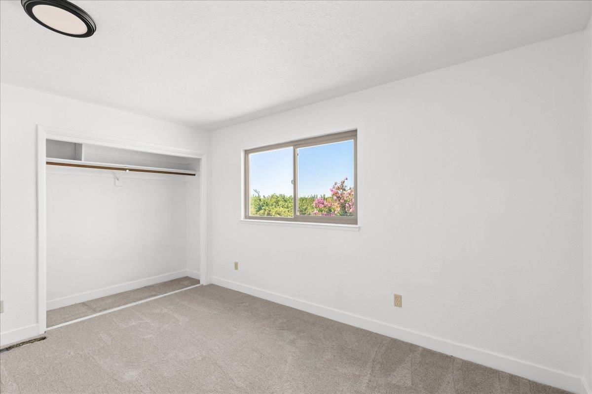 5907 Crow Rd, Oakdale, CA 95361