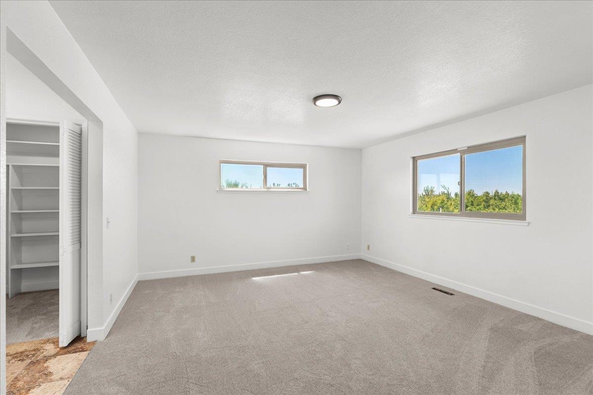 5907 Crow Rd, Oakdale, CA 95361