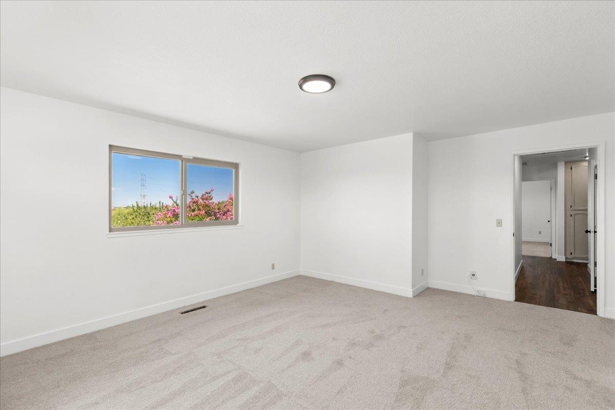 5907 Crow Rd, Oakdale, CA 95361