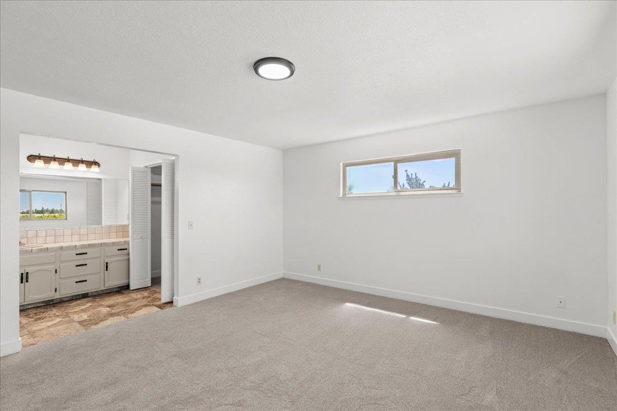 5907 Crow Rd, Oakdale, CA 95361