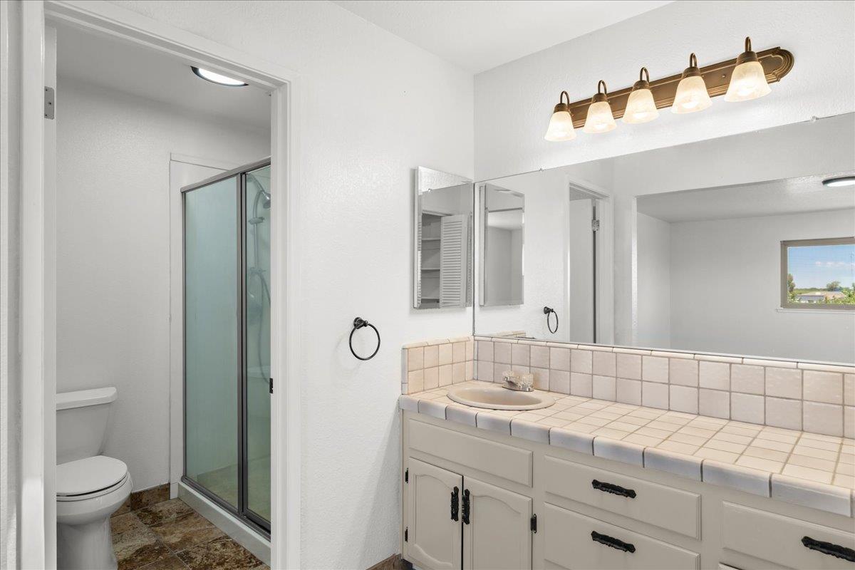 5907 Crow Rd, Oakdale, CA 95361