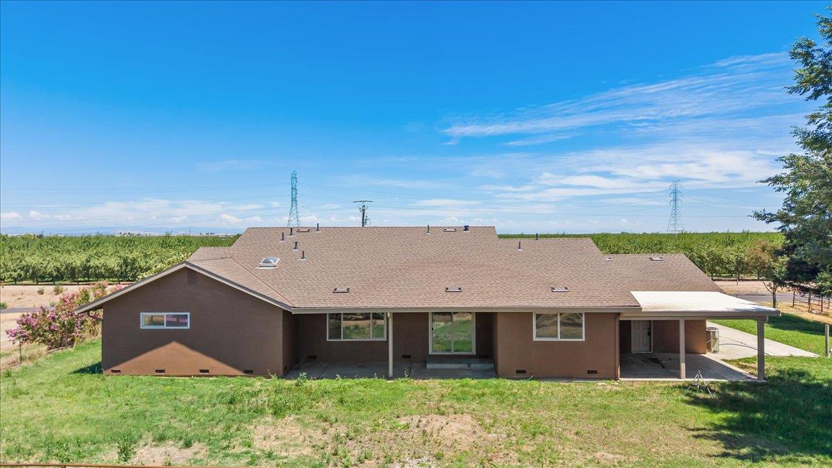 5907 Crow Rd, Oakdale, CA 95361