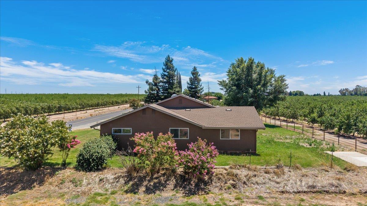 5907 Crow Rd, Oakdale, CA 95361