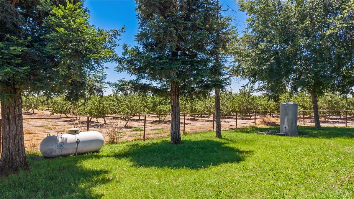 5907 Crow Rd, Oakdale, CA 95361