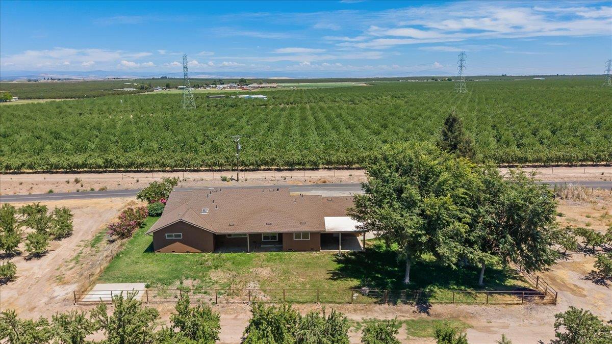 5907 Crow Rd, Oakdale, CA 95361