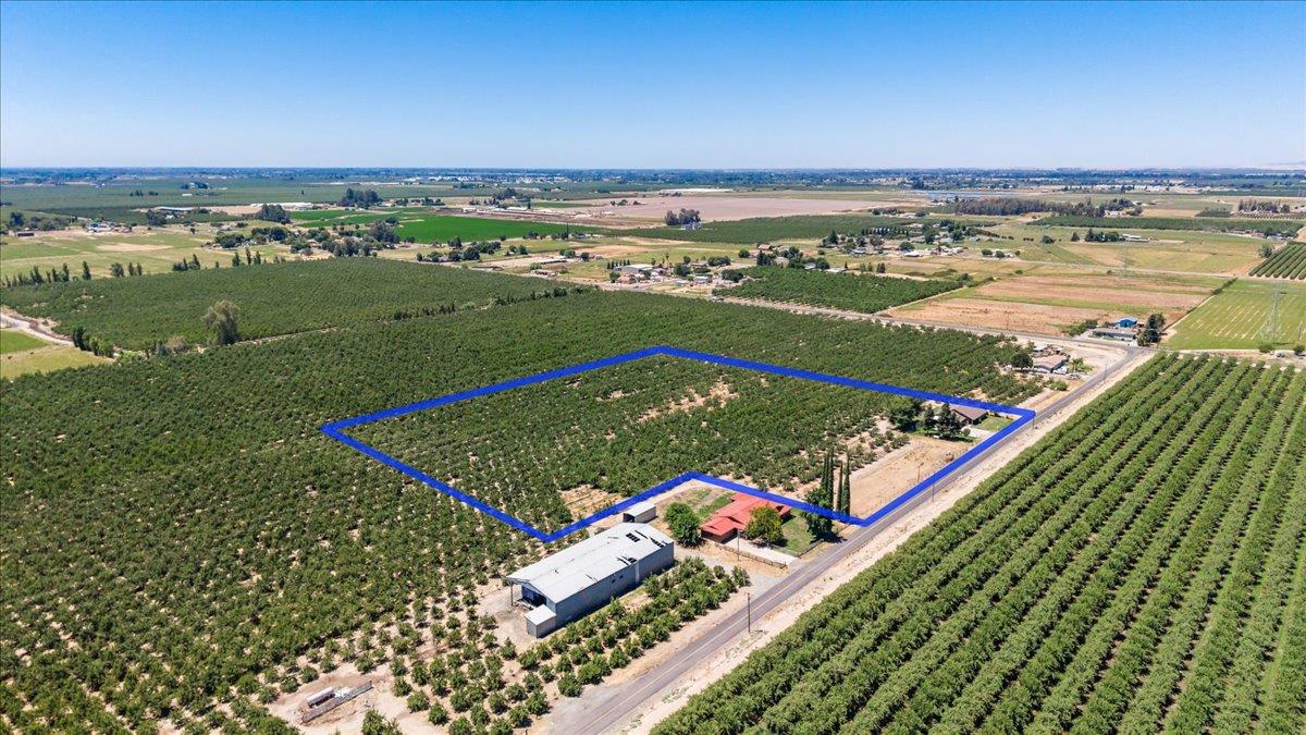 5907 Crow Rd, Oakdale, CA 95361